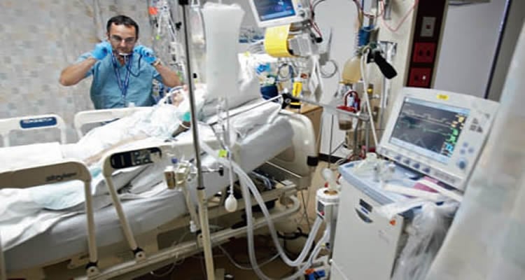 This image shows a medical ventilator.