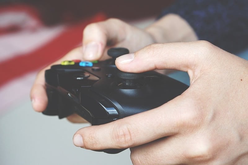 Research Shows Video Game Players Have Enhanced Brain Activity and Superior  Decision-Making Skills