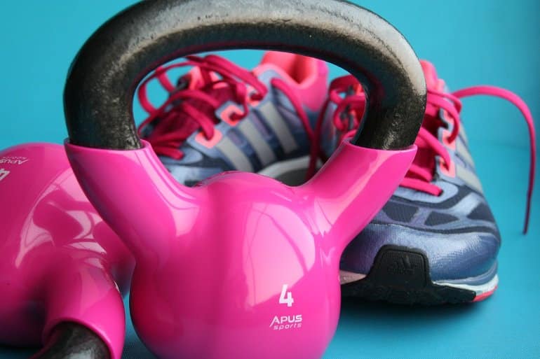 Regularly Exercising With Weights Linked to Lower Risk of Death - Neuroscience News