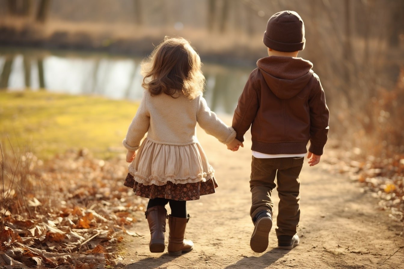 Balanced Parenting Is Key to Nurturing Harmonious Sibling Bonds - Neuroscience News