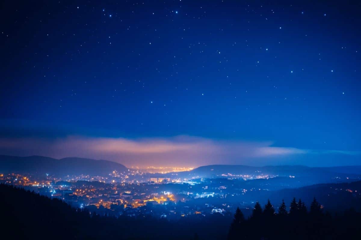 Middle of the night Mild Air pollution Connected to Upper Alzheimer’s Possibility – Neuroscience Information