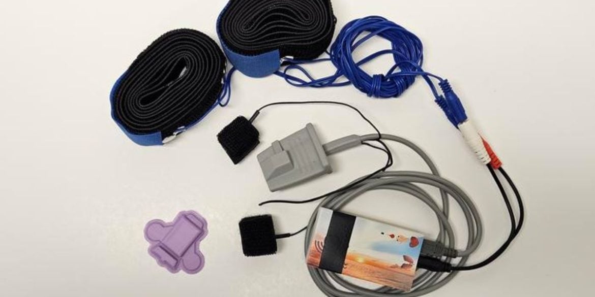 This shows the wearable stress polygraph.