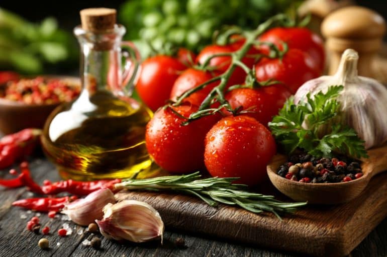 This shows a plate of Mediterranean diet foods.